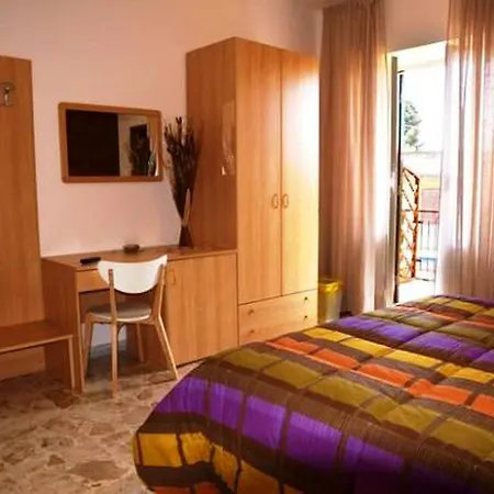 Raggio Di Sole Oda ve Kahvaltı 4*